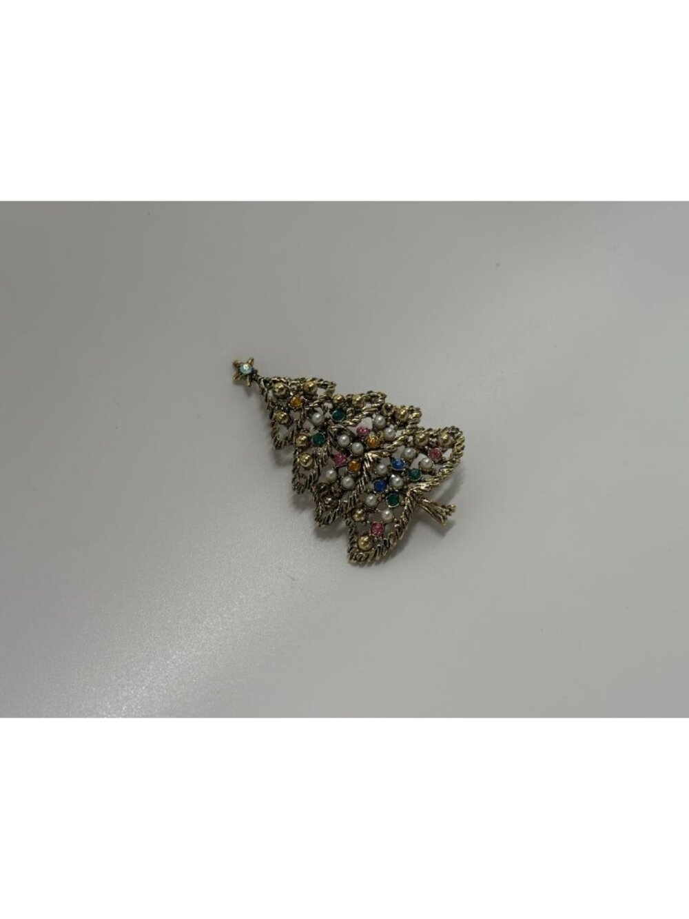 Gerry's Gold-Tone Vintage Mid-Century 1960s/1970s Christmas Tree Holiday Brooch - Picture 2 of 6
